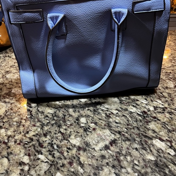 Estate Sale find Beautiful medium tote - Picture 2 of 2